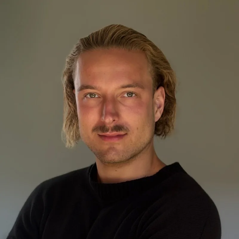 Porträt von Luis, Gründer von Unhooked